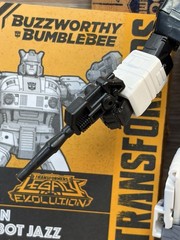 Transformers Legacy Evolution Buzzworthy Bumblee Origin Autobot Jazz Complete