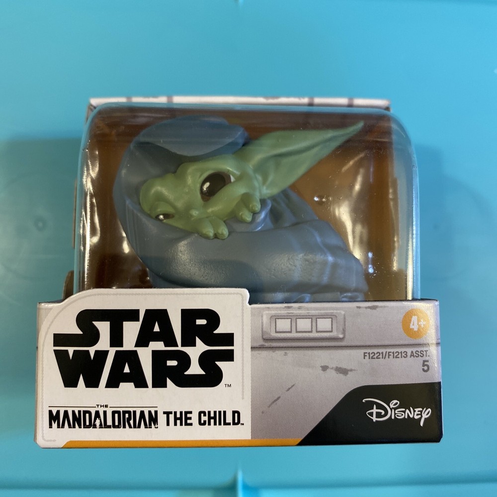 Star Wars The Bounty Collection Series 1 #5 The Child Grogu Baby Yoda w/ Blanket