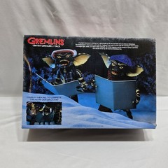 Gremlins: Christmas Carol Winter Scene – Clothed 7″ Scale Action Figures Set of