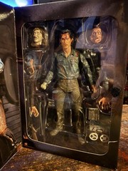NECA Evil Dead 2 Dead By Dawn Ultimate Ash 7″ Action Figure