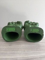 MARVEL INCREDIBLE HULK FOAM SMASH FIST HANDS GLOVES 2003 UNIVERSAL WORKING SOUND