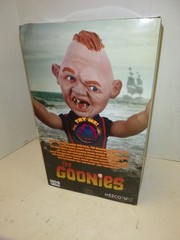 (NEW) 15″ talking Sloth Figure (MISB) Goonies MDS (2026) Mezco Mega