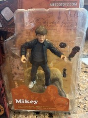 The Goonies Complete Set Of 5 Mezco Figures W Bonus Copper Bones