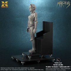 Metropolis Maschinenmensch Maria 1:8 Scale Model Kit Figure X-PLUS Silver Screen