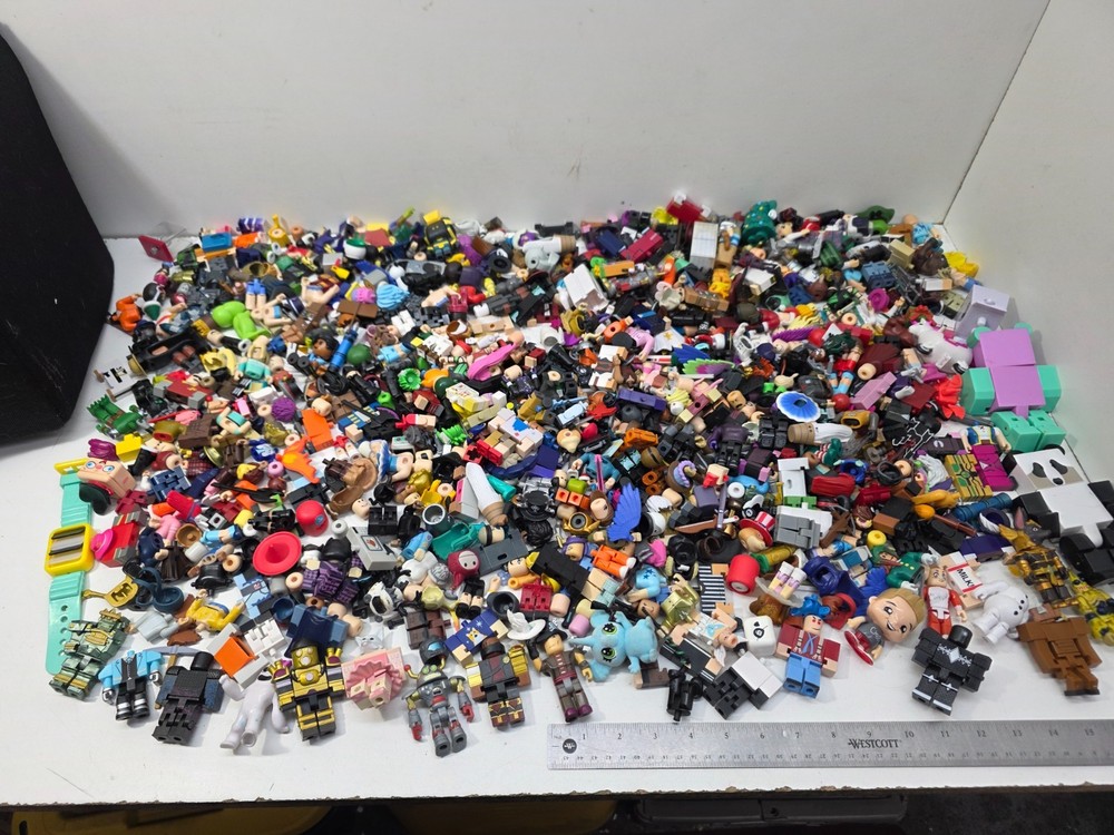 Huge Roblox action figures lot 10 LBS MIXED