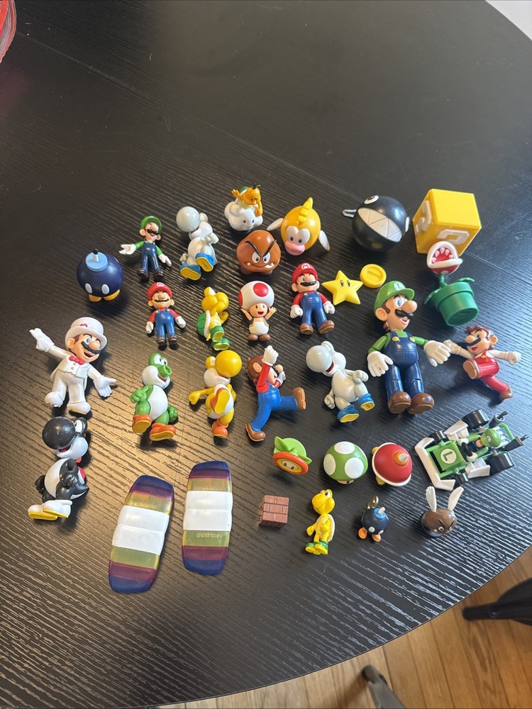 Super Mario Jakks World of Nintendo Figures Lot Yoshi Toad Luigi Bomb Fish Star