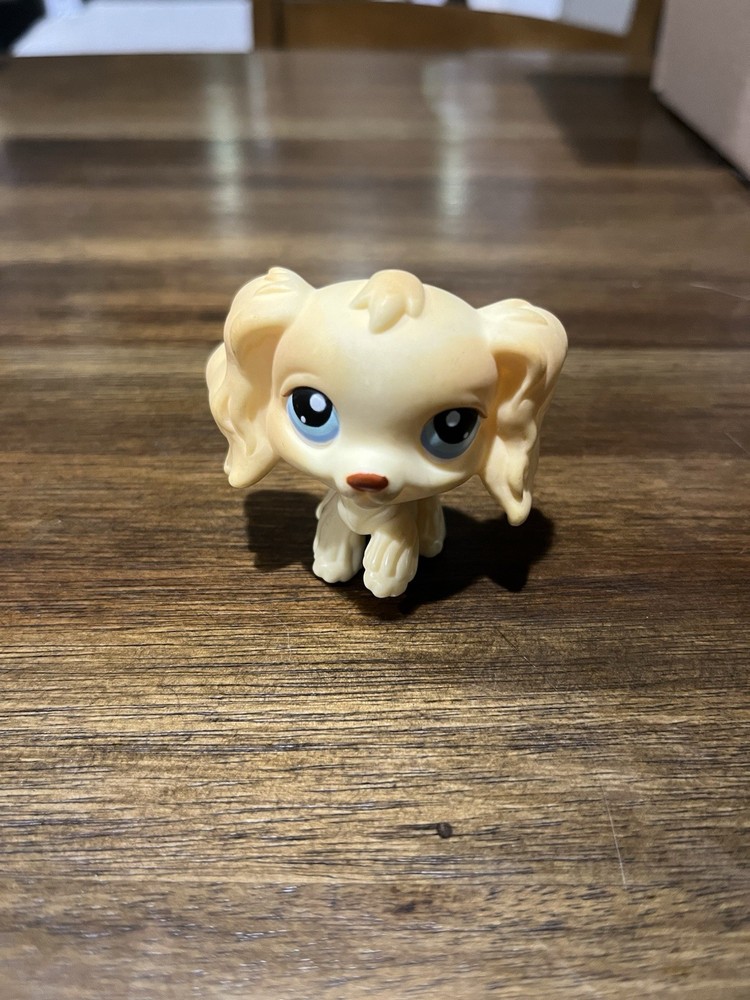 Littlest Pet Shop LPS Golden Cocker Spaniel Dog Blue Eyes Bobble Head