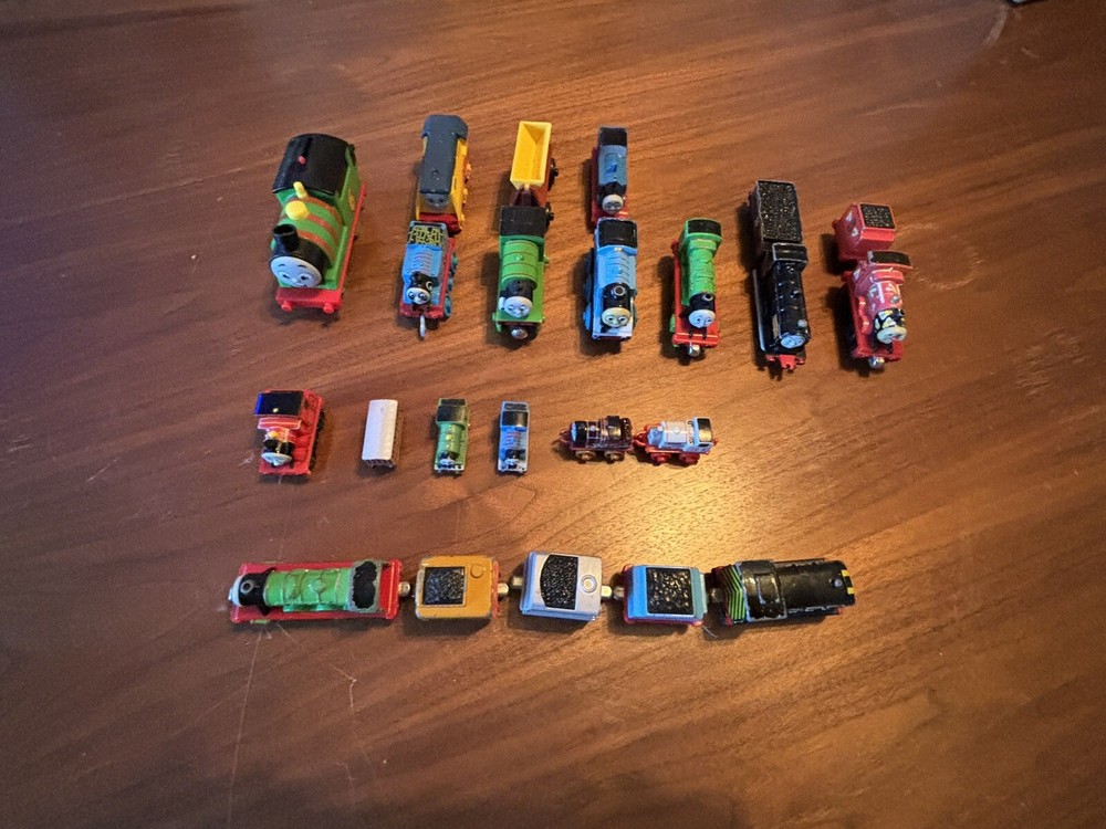 Lot Of Thomas The Train Mixed Cars Die Cast and Plastic Various Sizes *See Pic