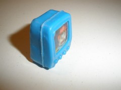 Vintage 1960s Plastic Tiny TV with Clown 1.75″x1.75″ (18)