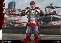 Hot Toys Iron Man 2 Tony Stark Mark V Suit Up Version Deluxe 1/6 Figure In Stock