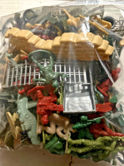 army men 1 pound 8 ounces assorted men and props see below