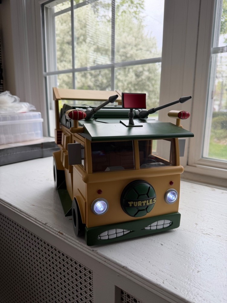 NECA Cartoon Teenage Mutant Ninja Turtles Turtle Van Party Wagon Vehicle Custom