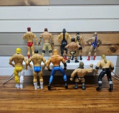 11 Wrestling Action Figures Mixed Lot WWE WWF Vtg-Now Variety Wrestlers Read