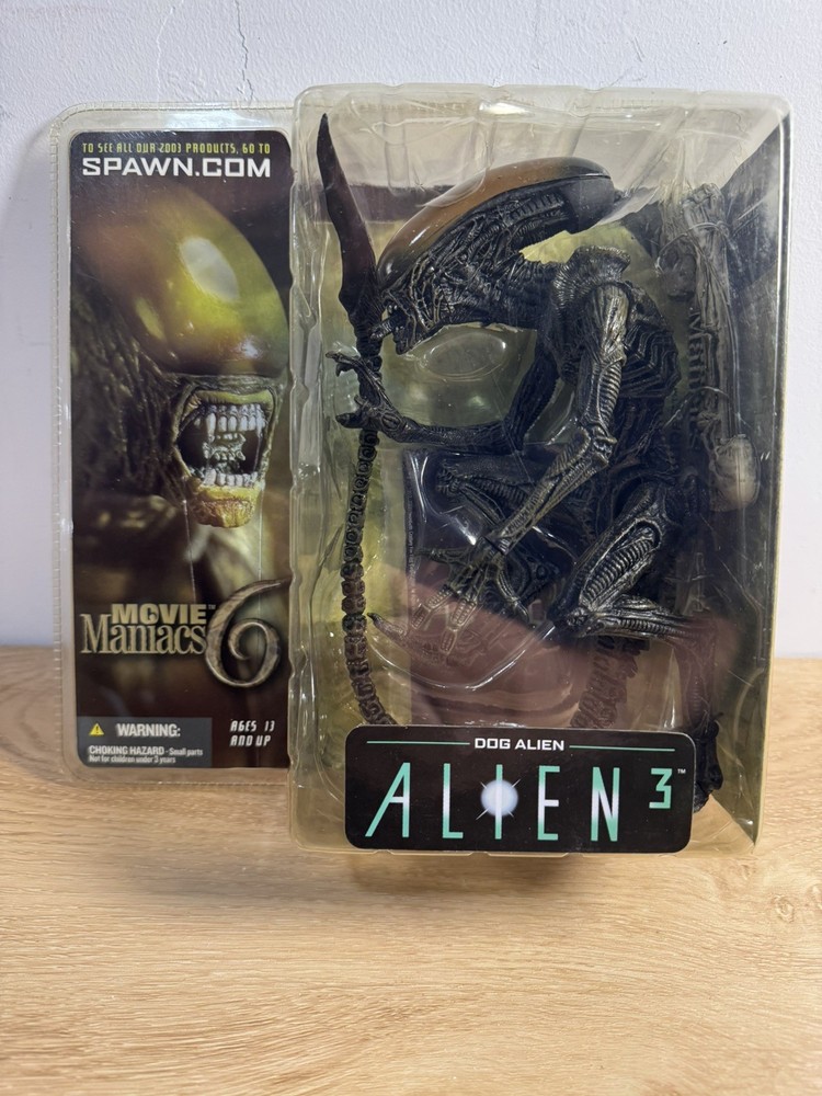 Alien 3: Dog Alien 8In Movie Maniacs 6 Deluxe Xenomorph Hybird Action Figure