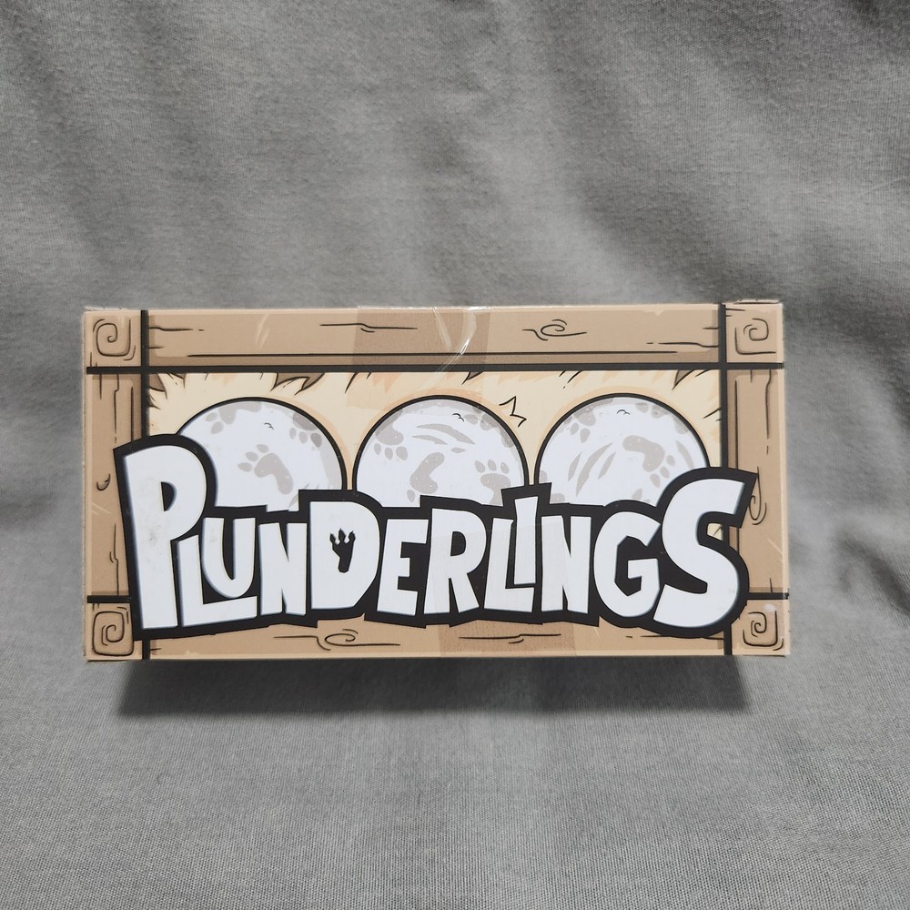 White Hatchling Crate – Plunderlings Action Figure Pack