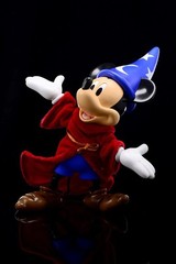 HEROCROSS Hybrid Metal Figuration #009 Disney Fantasia Sorcerer Mickey Mouse
