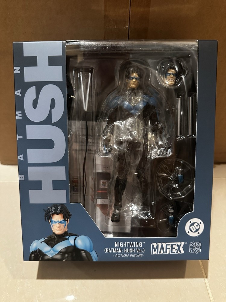 Medicom MAFEX Nightwing Figure (Batman Hush Ver.) New/sealed