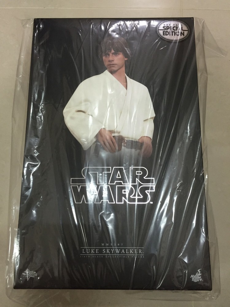Hot Toys MMS 297 Star Wars A New Hope Luke Skywalker Mark Hamill (Special Ver)