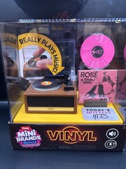 Mini Brands Really Works MINI RECORD PLAYER + CAPSULE Vinyl Playset Series 1 NEW
