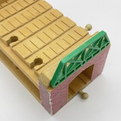 HENRY’S TUNNEL Thomas & Friends Clickety-Clack Wooden Railway 1997 Vintage READ!