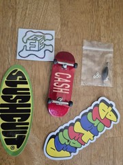 Cash Wood fingerboard complete with Urethane bearing wheels Flatface Stickers