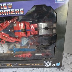 TRANSFORMERS X STREET FIGHTER II OPTIMUS PRIME RYU VS. MEGATRON M. BISON TAKARA