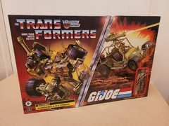 Hasbro- Bumblebee A.W.E Striker- 2022 G.I. Joe x Transformers- Stalker- Sealed!
