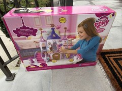 My Little Pony Friendship Magic Pony Princess Wedding Castle 2011 New/Sealed/MIB