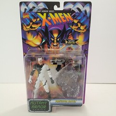 Error Marvel X-Men Quicksilver Mutant Armor in Professor Xavier Package 1996