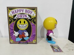 MINDstyle X RON ENGLISH 9 INCH HAPPY BOY GRIN FIGURE YELLOW Limited Editon Rare