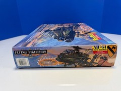 VTG Hasbro Flying Fighters AH-64 APACHE HELICOPTER “First Team” ~New