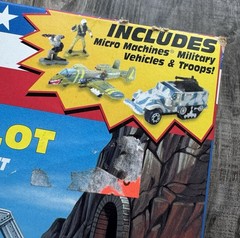 Vintage 1998 Micro Machines Top Gun Pilot Playset Galoob *New in Box*