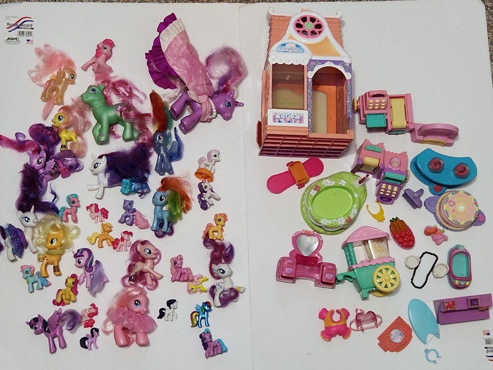 My Little Pony Lot Of 33 Various Size Ponies Plus Many Accessories