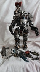 JOYTOY STEEL BONE 09 FIGHTING MECHA SILVER GUARDIAN 9″ Robot & Pilot t6