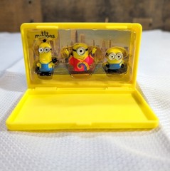 Thinkway Toys Universal Studios 3 Micro NYC Minions In 4″ Yellow Container