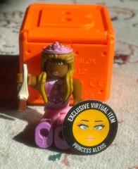 Robl0x | Princess Alexis Face Fairytale Queen Celebrity Series 8 – RARE Toy Code