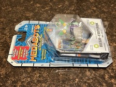 NEW 2001 Hasbro Medabots Mega-Emperor Figure Toy w Die Poster & Card
