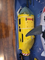 Animal Planet Deep Sea Yellow Submarine and Sea Life Toy RARE!