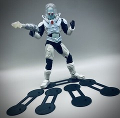 Action stands! Double “standard” pegged (quantity 5 per pack)