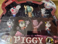 PIGGY SERIES 2 MINIFIGURE MEGA CASE-PACK 10 MINI FIGS WITH 3 MYSTERY FIGURES NIB