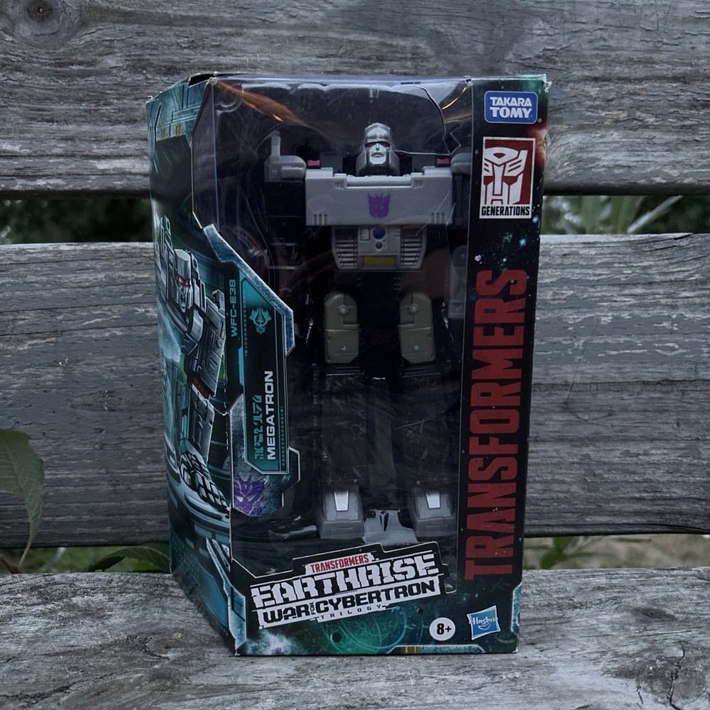 Transformers Earthrise War For Cybertron Megatron Figure Voyager Class SEALED