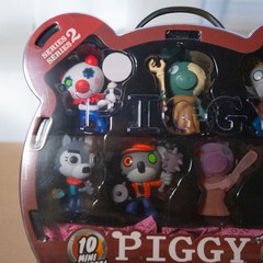 Roblox Piggy Mega Pack Series 2 W/ 10 Mini Figures Carry Case 3 Mystery New NIP