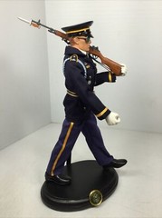 1/6 CUSTOMIZED HASBRO GI JOE HONOR GUARD TOMB OF UNKNOWN SOLDIER ARLINGTON+STAND