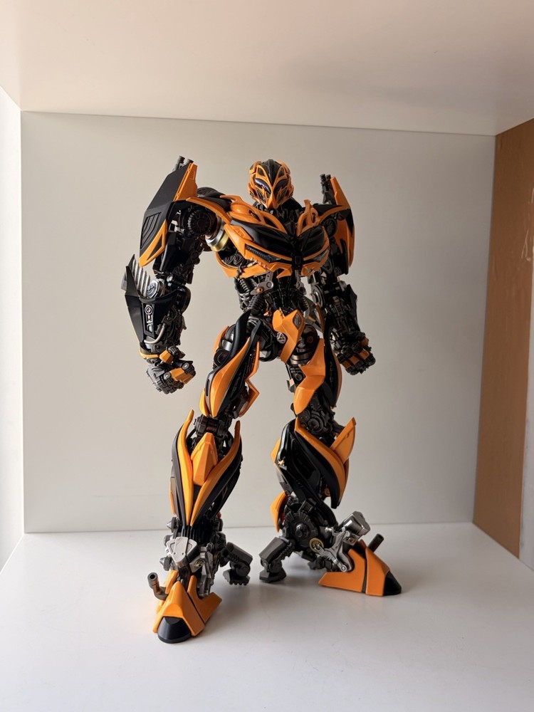 Age of extinction threezero dlx scale 3rd party bumblebee