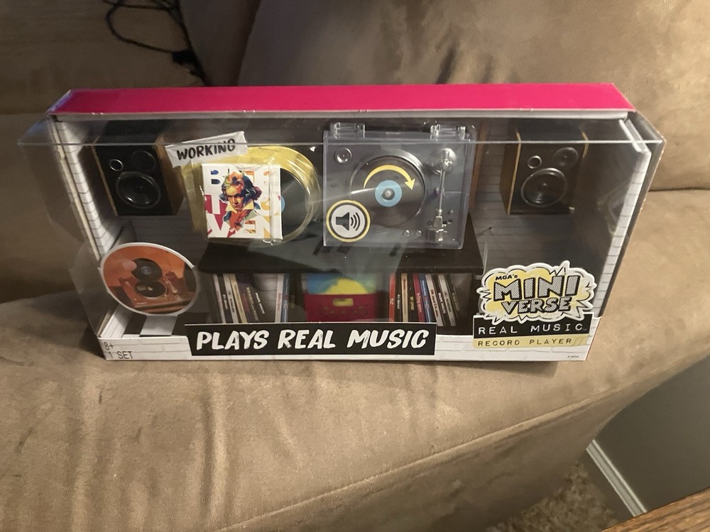 MGA’s Miniverse Real Music Record Player Mini Collectibles Mini Playable Record