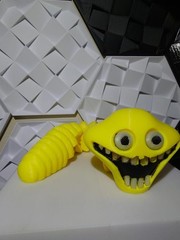 Hungry Worm – glow in the dark