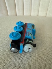 Thomas & Friends THOMAS & THE STINKY FISH wooden train engine car Y4102 magnetic
