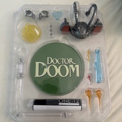 Mezco Toyz 1:12 Collective Marvel DOCTOR DOOM/Jet-Pack 99% CIB DAMAGED READ DESC