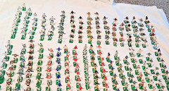 Large Lot (300) Tudor Electric Football Players with some Bases & accessoriess