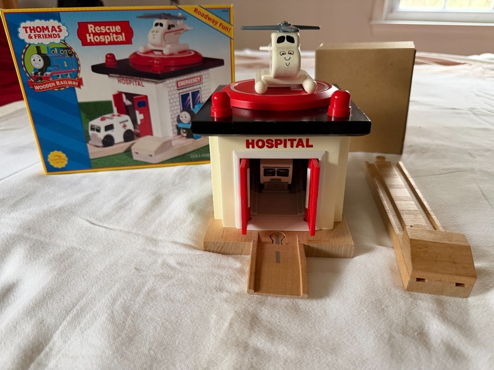 Rescue Hospital Thomas & Friends Wooden Railway (2002) Complete w/ Box